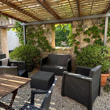 A MANDRIA, appartements avec cuisine 30m2, patio, vue Montagnes et citadelle, 5 minutes à pied du centre ville et des rivières Corte  Esterno foto