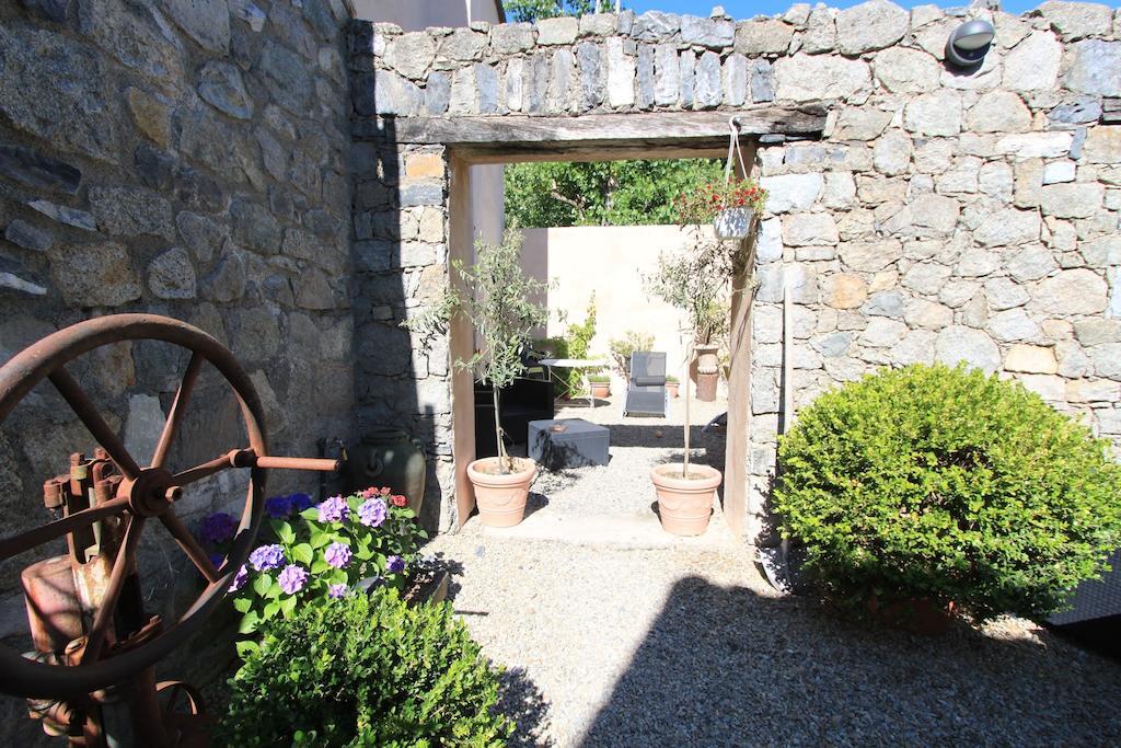 A MANDRIA, appartements avec cuisine 30m2, patio, vue Montagnes et citadelle, 5 minutes à pied du centre ville et des rivières Corte  Esterno foto