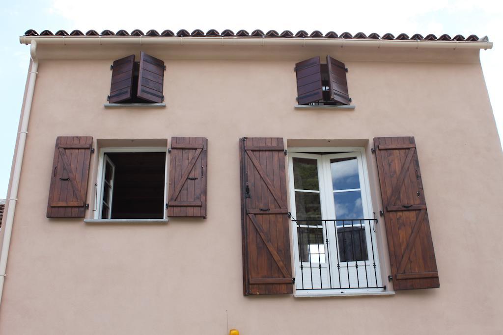 A MANDRIA, appartements avec cuisine 30m2, patio, vue Montagnes et citadelle, 5 minutes à pied du centre ville et des rivières Corte  Camera foto