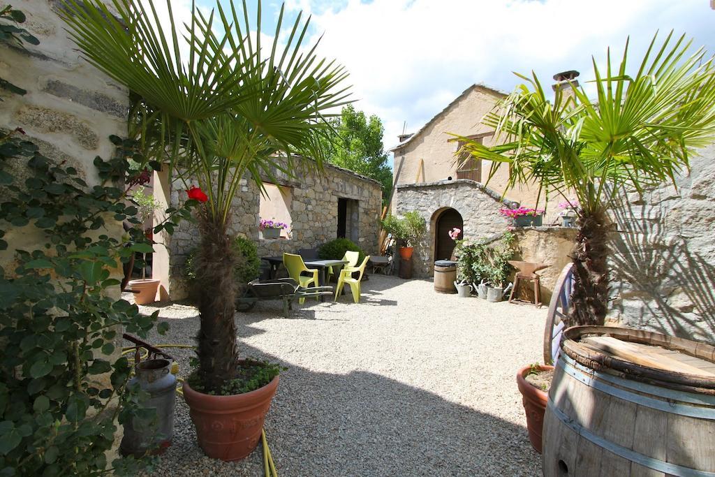 A MANDRIA, appartements avec cuisine 30m2, patio, vue Montagnes et citadelle, 5 minutes à pied du centre ville et des rivières Corte  Camera foto