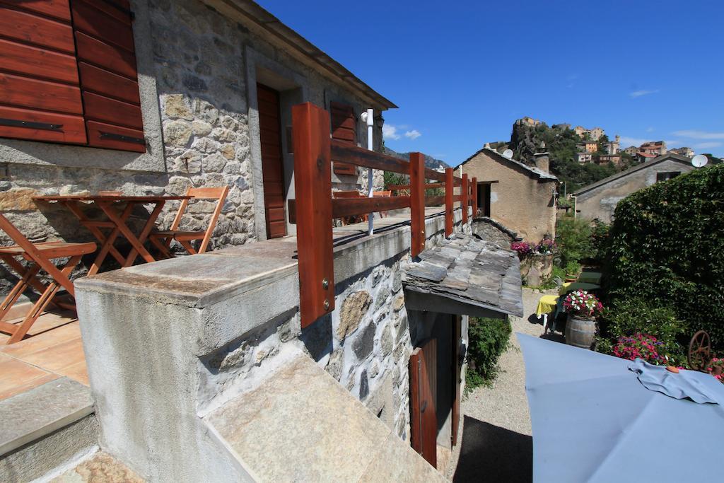 A MANDRIA, appartements avec cuisine 30m2, patio, vue Montagnes et citadelle, 5 minutes à pied du centre ville et des rivières Corte  Camera foto