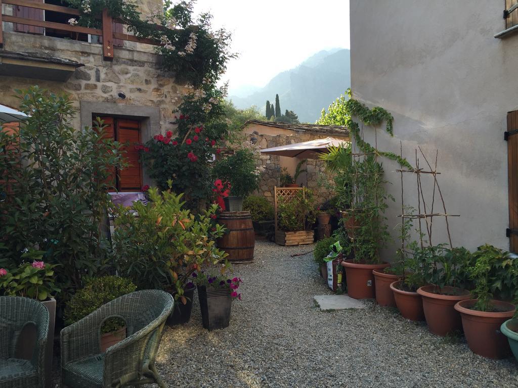 A MANDRIA, appartements avec cuisine 30m2, patio, vue Montagnes et citadelle, 5 minutes à pied du centre ville et des rivières Corte  Esterno foto