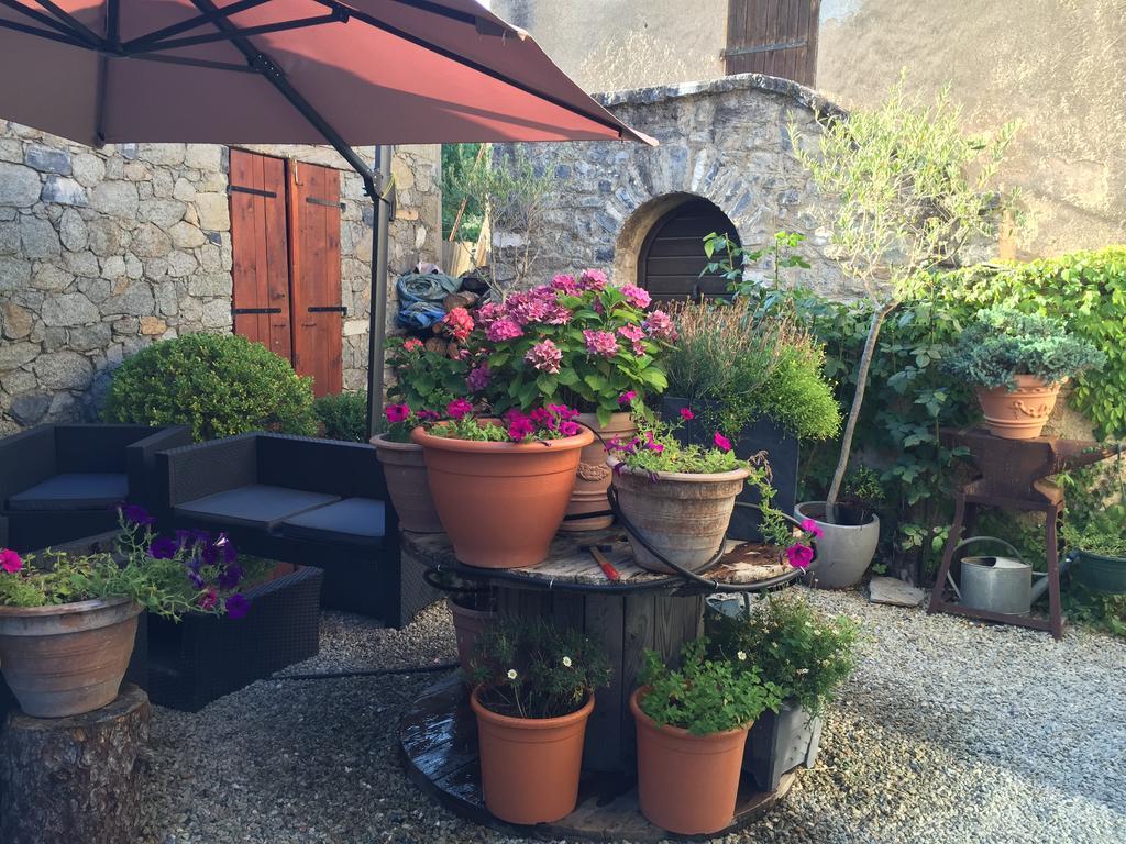 A MANDRIA, appartements avec cuisine 30m2, patio, vue Montagnes et citadelle, 5 minutes à pied du centre ville et des rivières Corte  Esterno foto