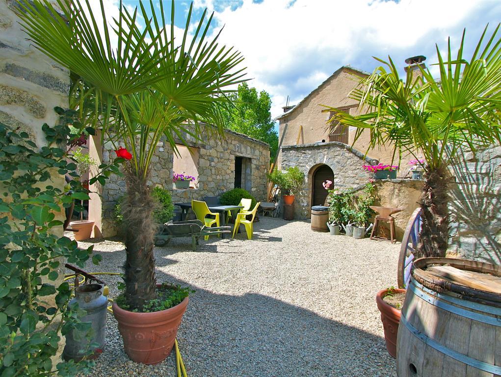 A MANDRIA, appartements avec cuisine 30m2, patio, vue Montagnes et citadelle, 5 minutes à pied du centre ville et des rivières Corte  Esterno foto