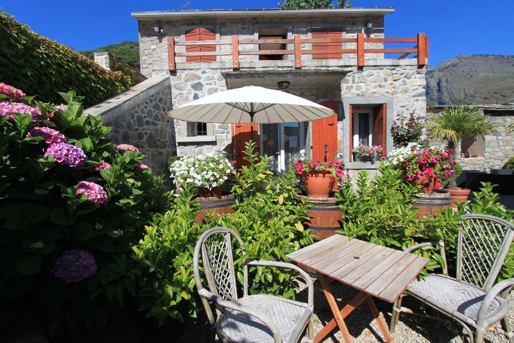 A MANDRIA, appartements avec cuisine 30m2, patio, vue Montagnes et citadelle, 5 minutes à pied du centre ville et des rivières Corte  Esterno foto
