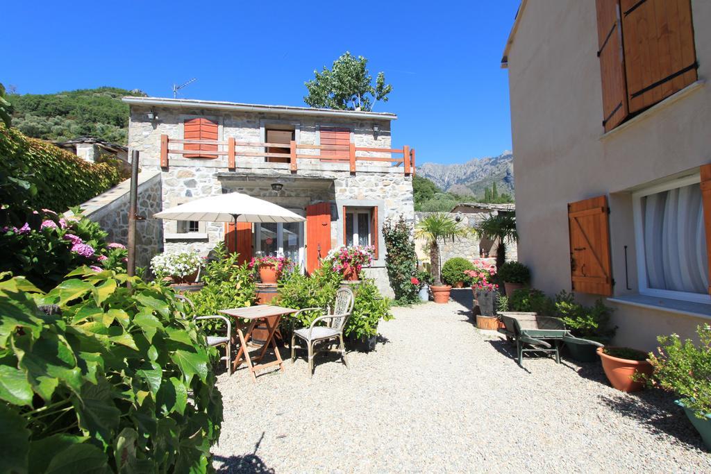 A MANDRIA, appartements avec cuisine 30m2, patio, vue Montagnes et citadelle, 5 minutes à pied du centre ville et des rivières Corte  Esterno foto