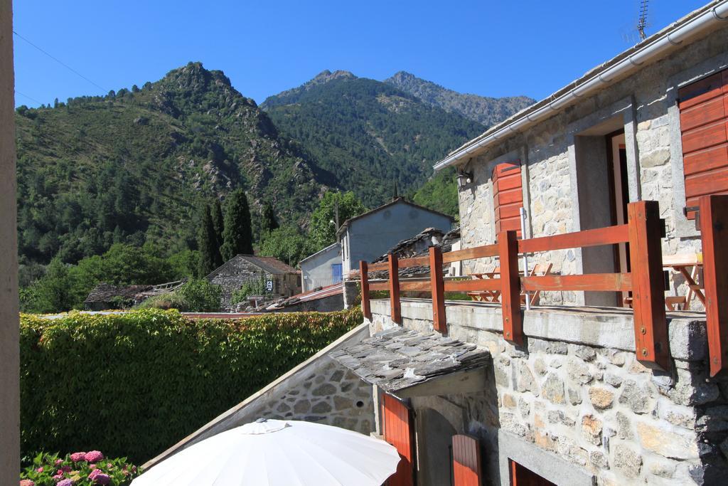 A MANDRIA, appartements avec cuisine 30m2, patio, vue Montagnes et citadelle, 5 minutes à pied du centre ville et des rivières Corte  Esterno foto