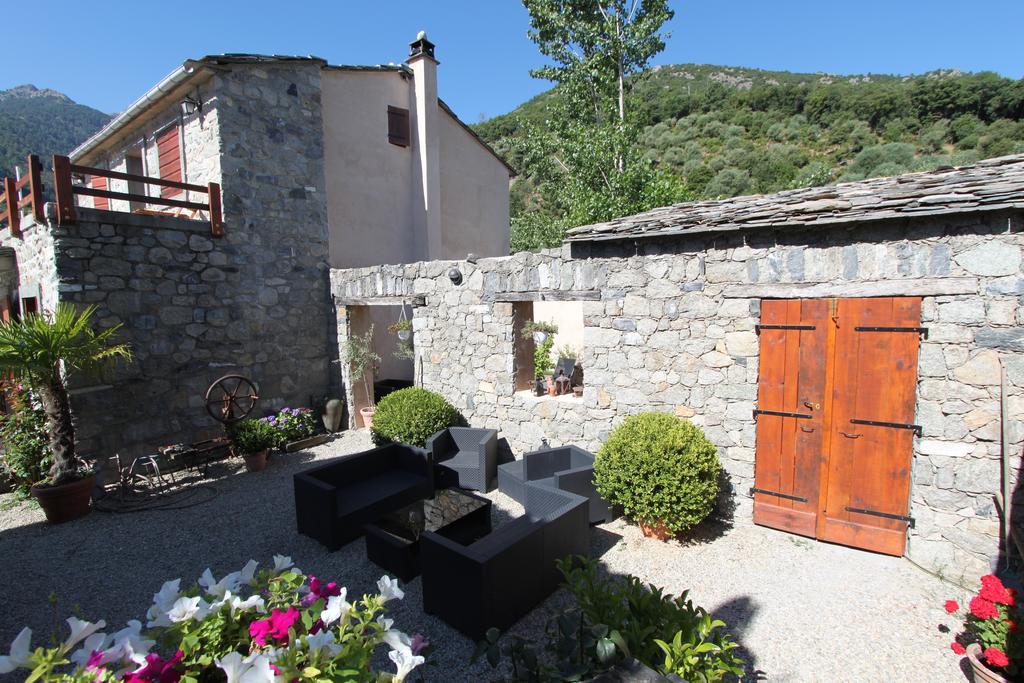 A MANDRIA, appartements avec cuisine 30m2, patio, vue Montagnes et citadelle, 5 minutes à pied du centre ville et des rivières Corte  Esterno foto